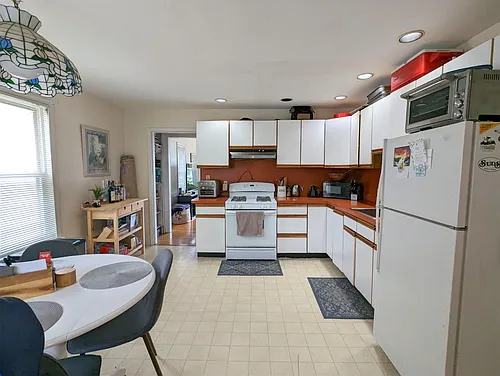 15 Howe St Photo 1