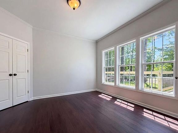 3rd image of 114 Rockrose Ave