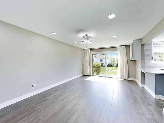 2nd image of 227 E Shagbark Ln