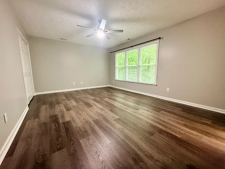 632 Bromsworth Trl — Photo 18