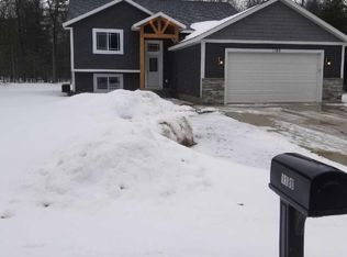 1180 Copper Creek Dr, Muskegon, MI 49442