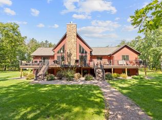 W4055 Glacier Rd, Mauston, WI 53948