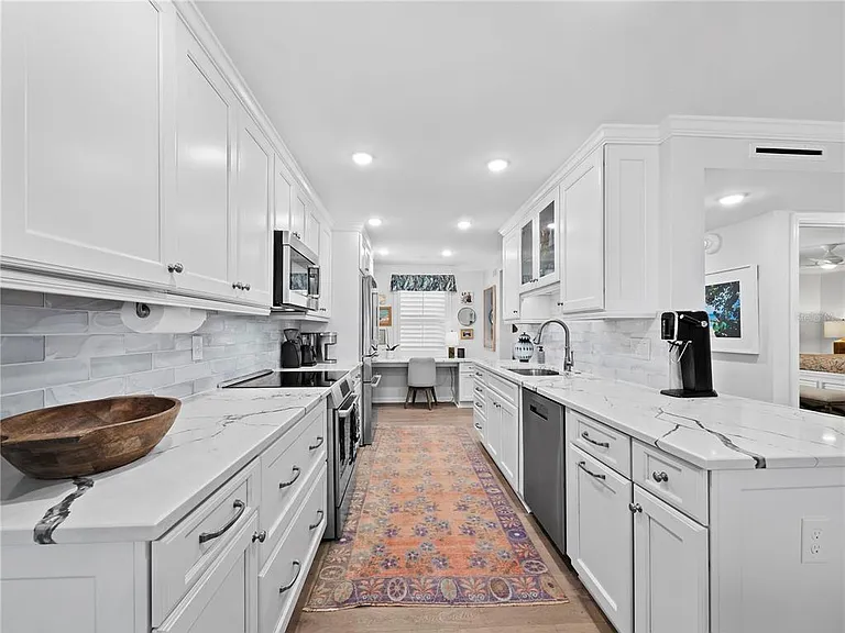 420 Beach Rd #502 — Photo 8