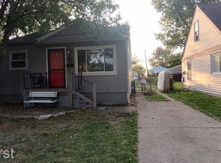 28373 Felician St, Roseville, MI 48066