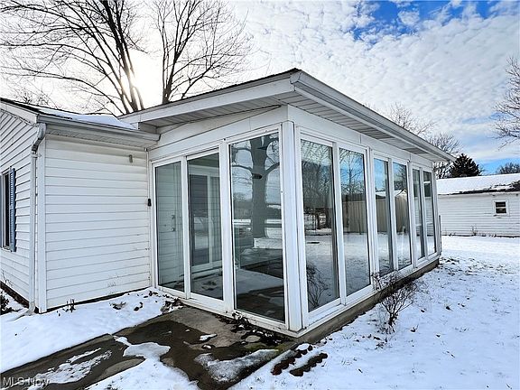 2nd image of 688 Lucille Dr