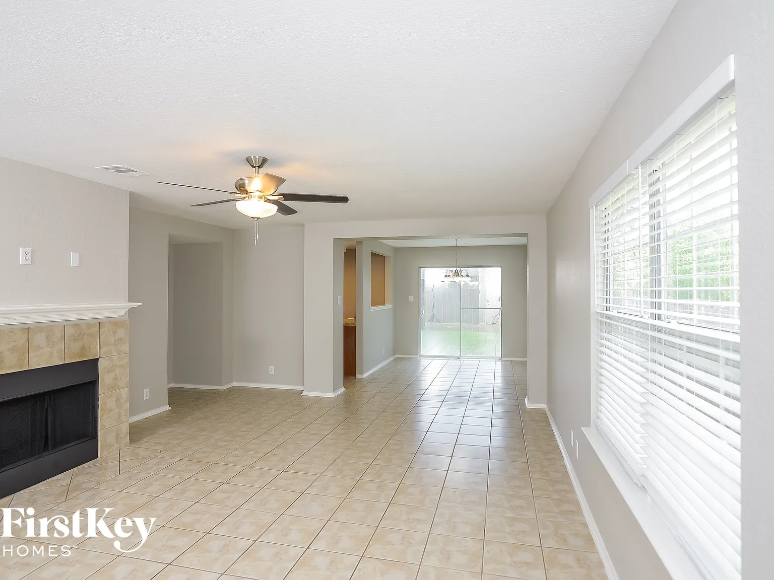 3 bed, 2.0 bath, 1332 sqft, $1,840 — Photo 3