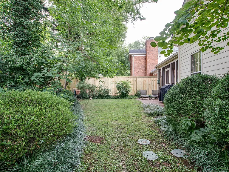 Bowlingate Ln — Photo 45