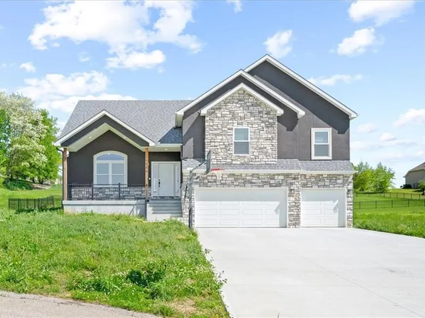 19086 Millstone Ter, Saint Joseph, MO 64505