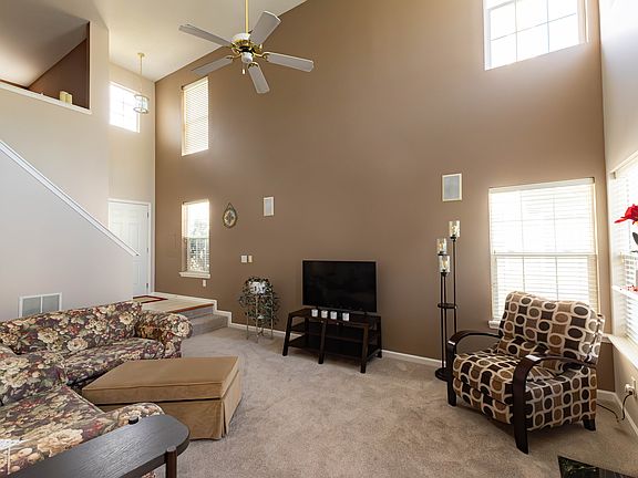 3rd image of 1884 Misty Lake Dr