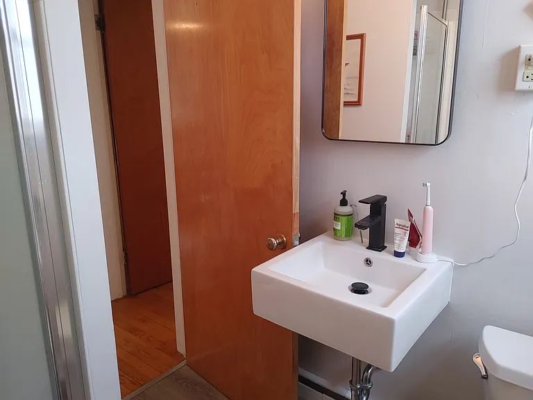 718 E Foster Ave #2 — Photo 4