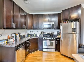 1355 W Ohio St, Chicago, IL