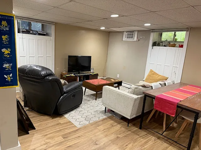 400 S Highland Ave — Photo 3