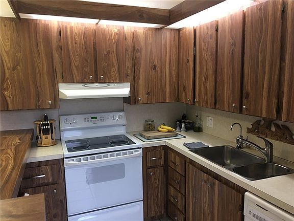3rd image of 5895 SE Riverboat Dr