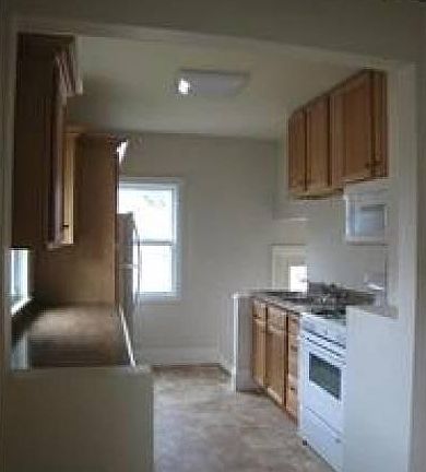 4th image of 2619 Logan Ave N