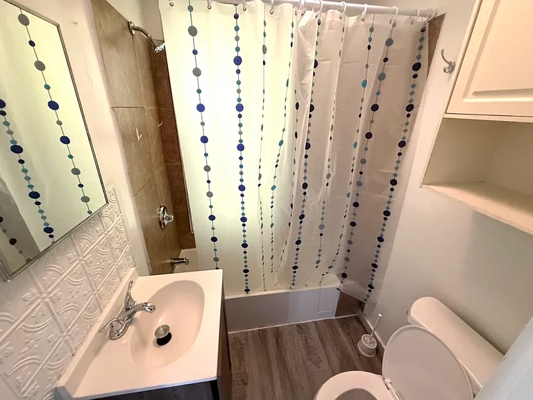 1215 Arlington Ave #1 — Photo 7