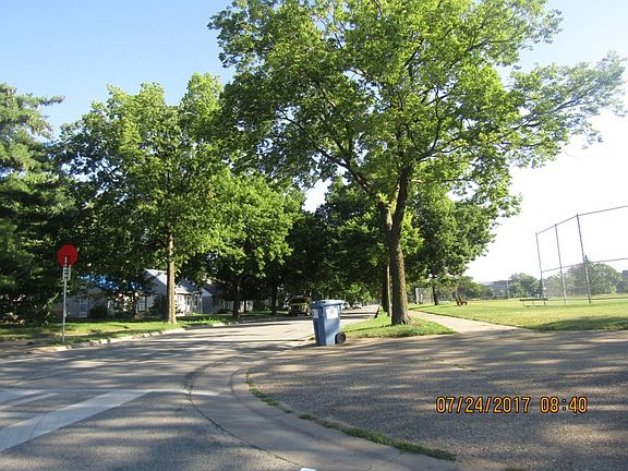 4th image of 4643 Dupont Ave N