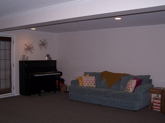 5th image of 108 Village Hill Dr
