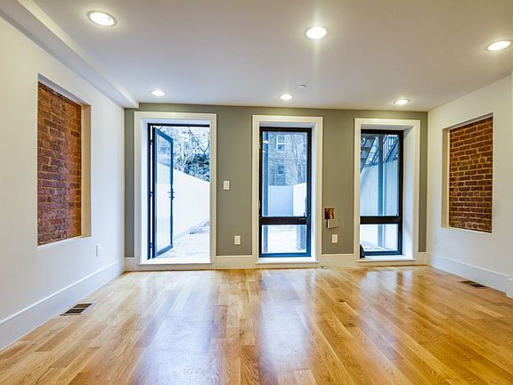 3rd image of 260 W 132nd St #2
