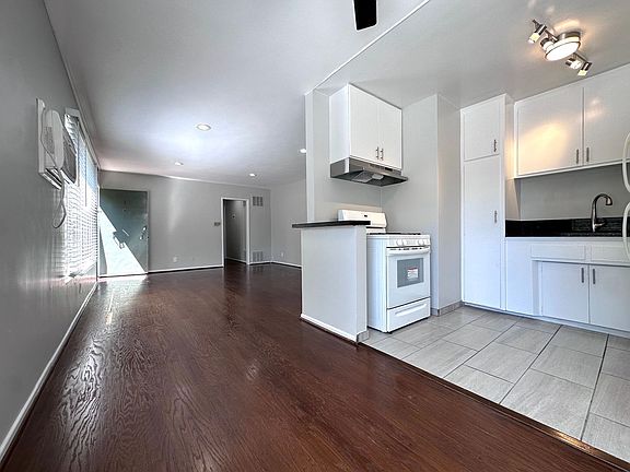 3rd image of 1155 N Curson Ave APT 1