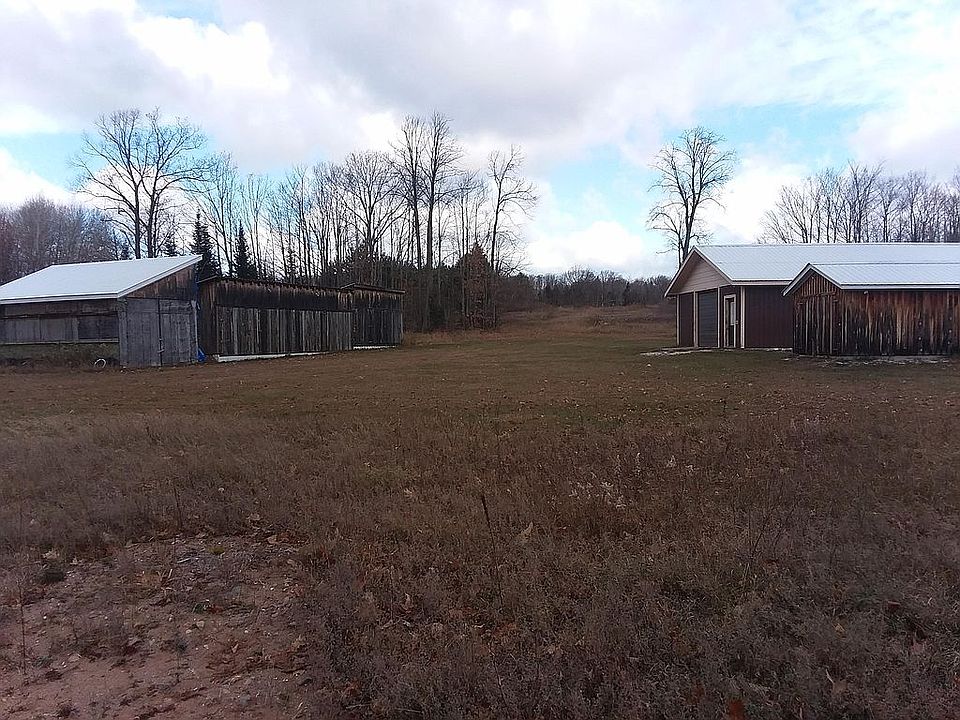 2nd image of 32610 Bloom Rd