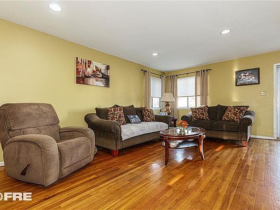 4th image of 1404 E 104th St