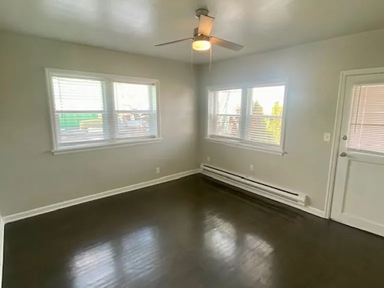 2911 E Diamond Ave — Photo 3