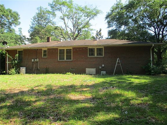 3rd image of 109 Crawford Dr