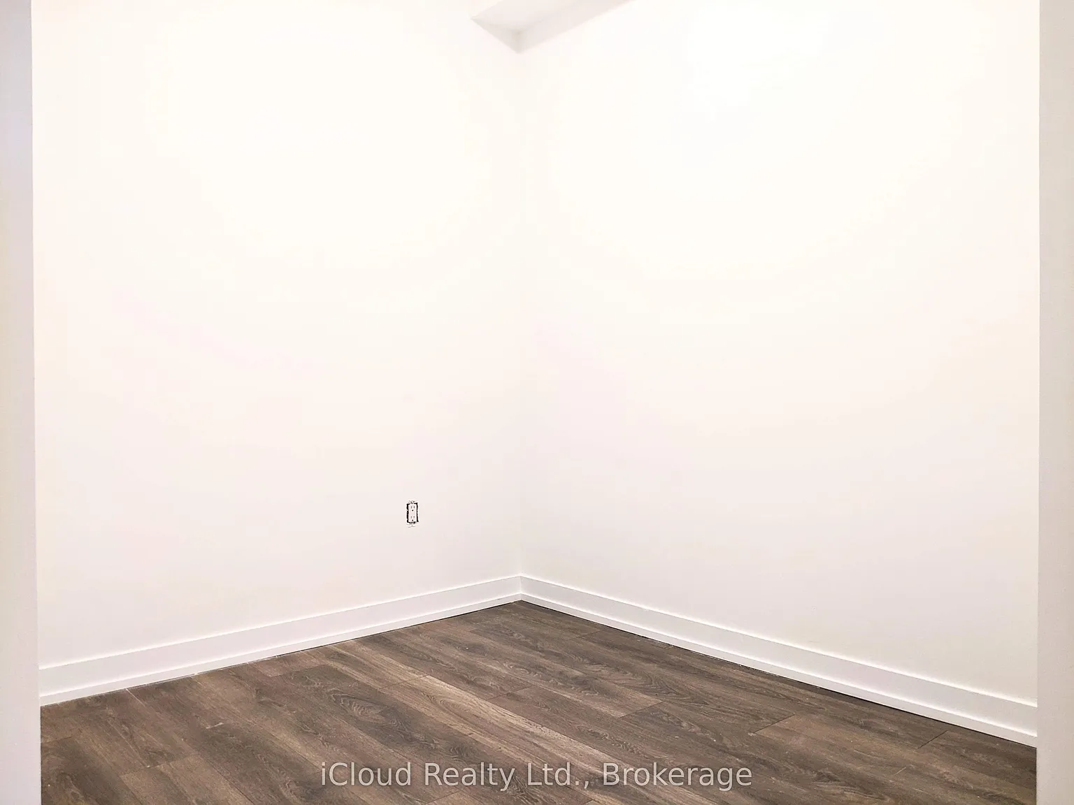 15 Lower Jarvis St — Photo 4