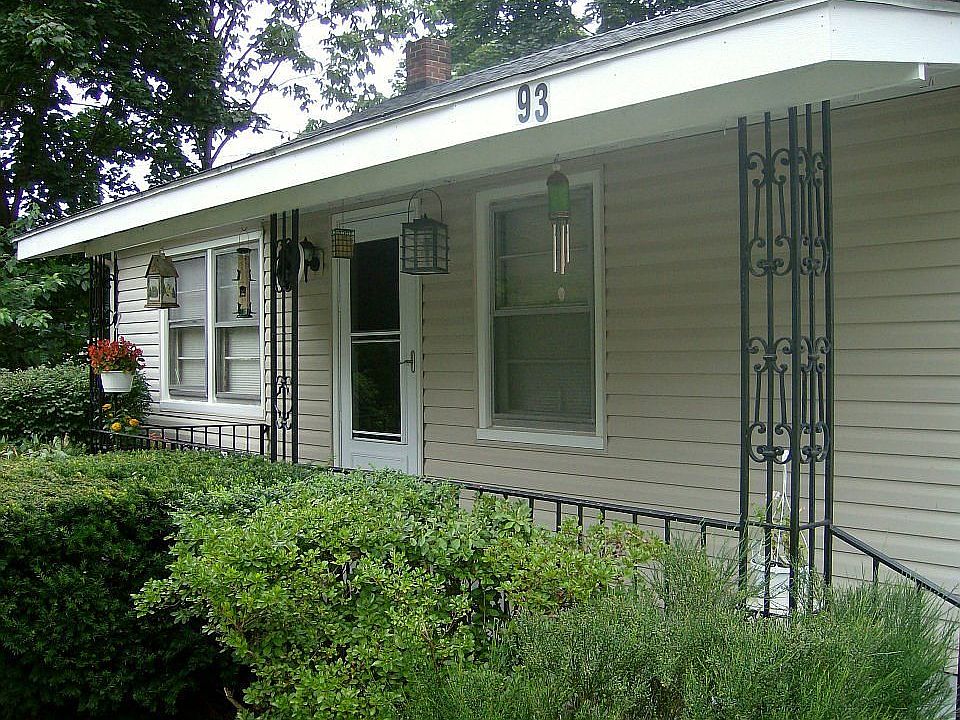 93 Washington Ave. Oxford