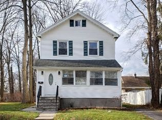 704 Spruce St, Roselle, NJ 07203