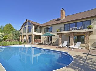 3565 E 260th St, Webster, MN 55088