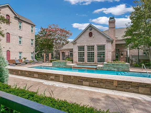 Resident Pool ; River Oaks Apartments ; The Gael Apartment