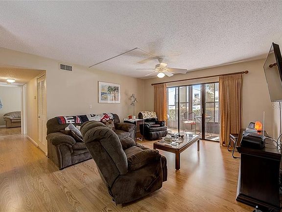4th image of 1182 Pine Ridge Cir W APT D1