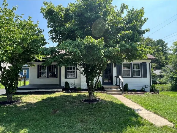 10309 E 15th St S, Independence, MO 64052