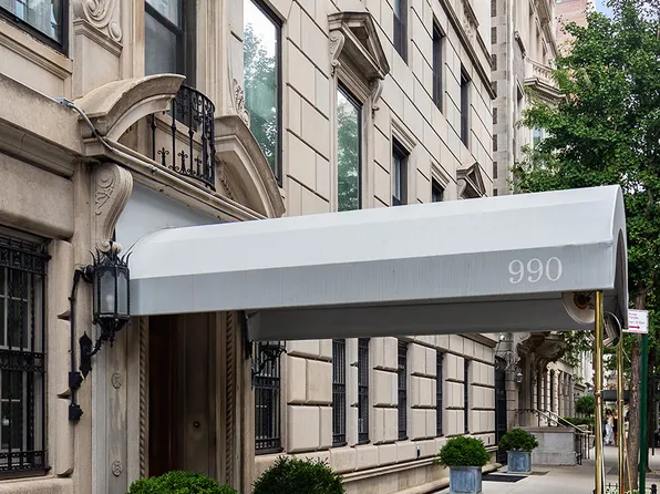 990 5th Avenue image 18 of 19