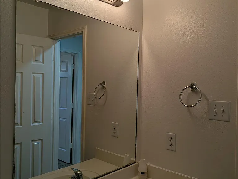 5618 Savannah Woods Ln — Photo 9