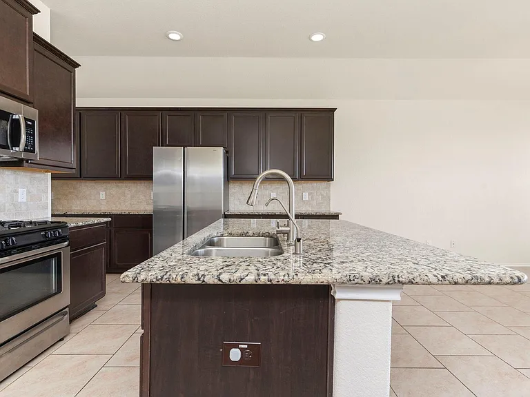 23607 Legano Dr — Photo 20