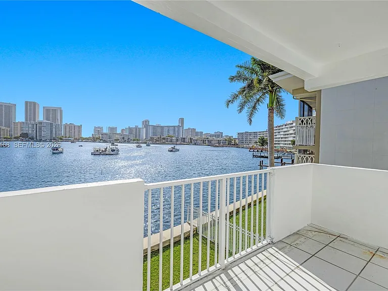 462 Golden Isles Dr #210 — Photo 21