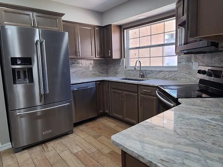 816 Brimfield Ct — Photo 8