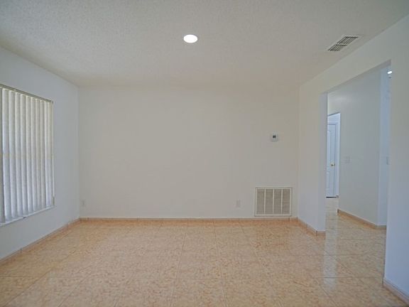 5th image of 4736 Ashton Dr W