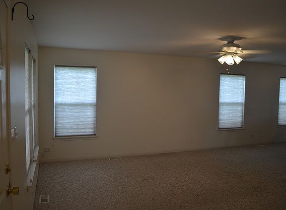 3rd image of 107 Evergreen Dr