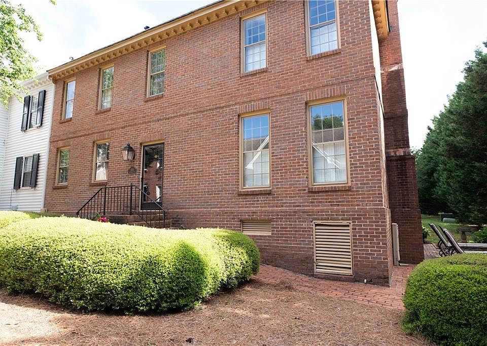 1st image of 476 Chowning Pl