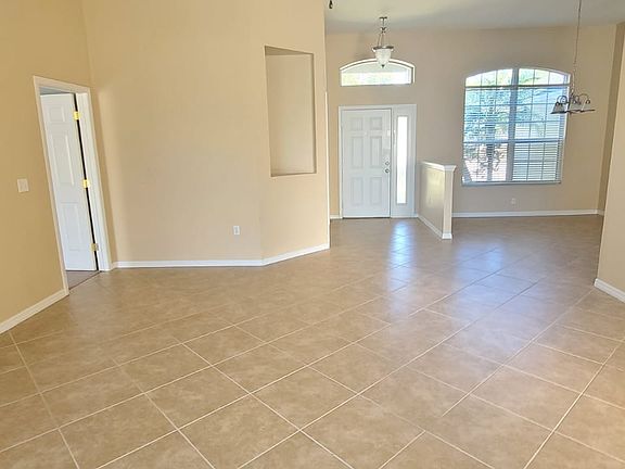 3rd image of 1704 Destino Ct