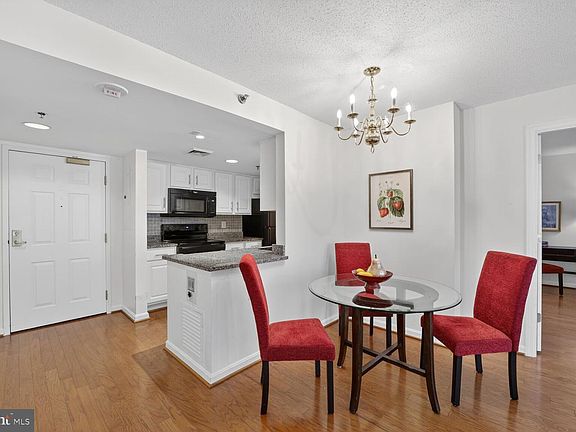 5th image of 900 N Taylor St APT 625