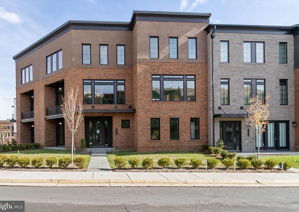 Transitional full brick front exterior