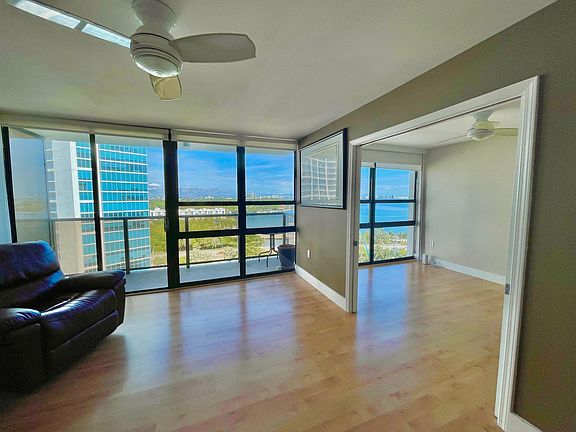 5th image of 600 NE 36th St APT 1514