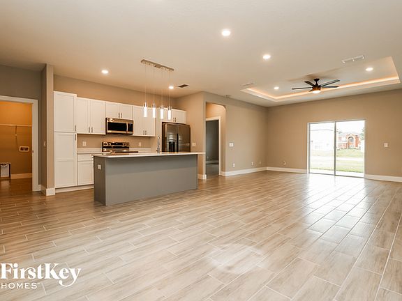 3rd image of 327 Churchill Ct