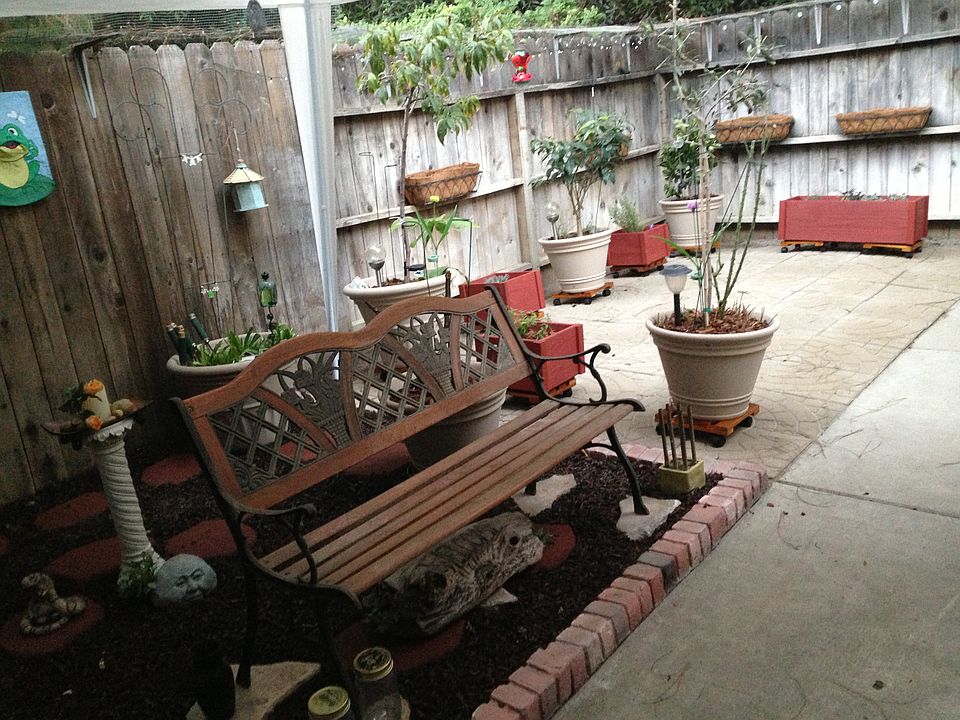1st image of 573 Eakins Ln