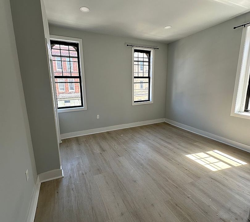 Building Photo 5