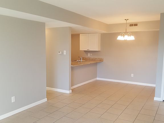 3rd image of 141 W Woodbine Ave APT A